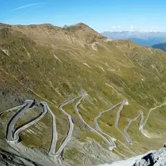 Alpy motocyklem: TOP trasy, Stelvio, Grossglockner i porady eksperta