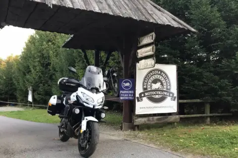 Bieszczady motocyklem: Legendarne trasy i praktyczny przewodnik