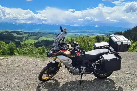 Wielkopolska na motocyklu: Odkryj najlepsze trasy i atrakcje
