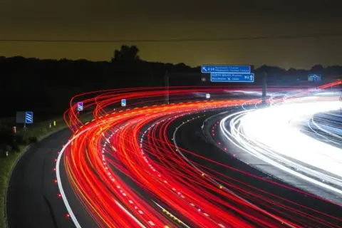 Minimalna prędkość na autostradzie: Mity, mandaty i przepisy