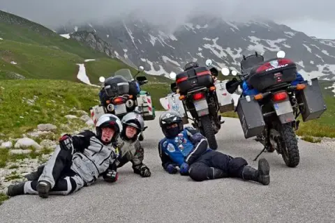 Tatry motocyklem: Przewodnik po trasach i bezpiecznej jeździe