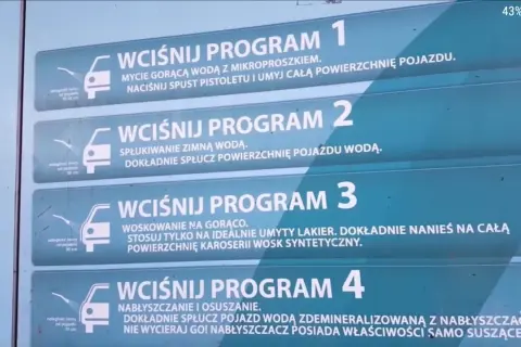Jak umyć auto na myjni samoobsługowej? Lśniący lakier bez smug!