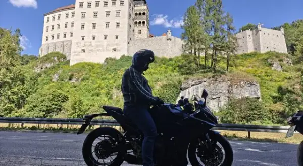 Małopolska na motocykl: Najlepsze trasy, widoki i porady eksperta