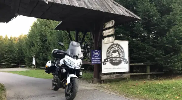 Bieszczady motocyklem: Legendarne trasy i praktyczny przewodnik