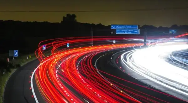 Minimalna prędkość na autostradzie: Mity, mandaty i przepisy