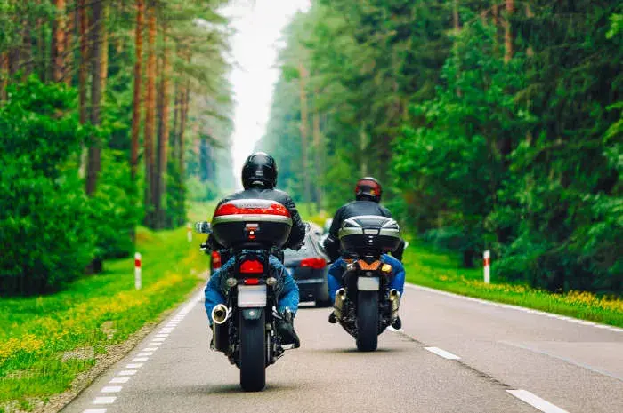 Trasy motocyklowe w Polsce: Gotowe pomysły i praktyczne wskazówki