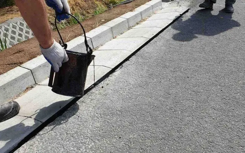 Ile kosztuje asfalt? Ekspert radzi, jak nie przepłacić!