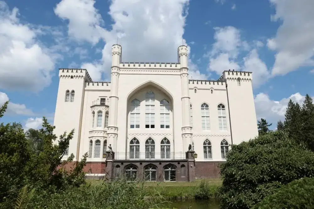 zamek w kórniku motocykl