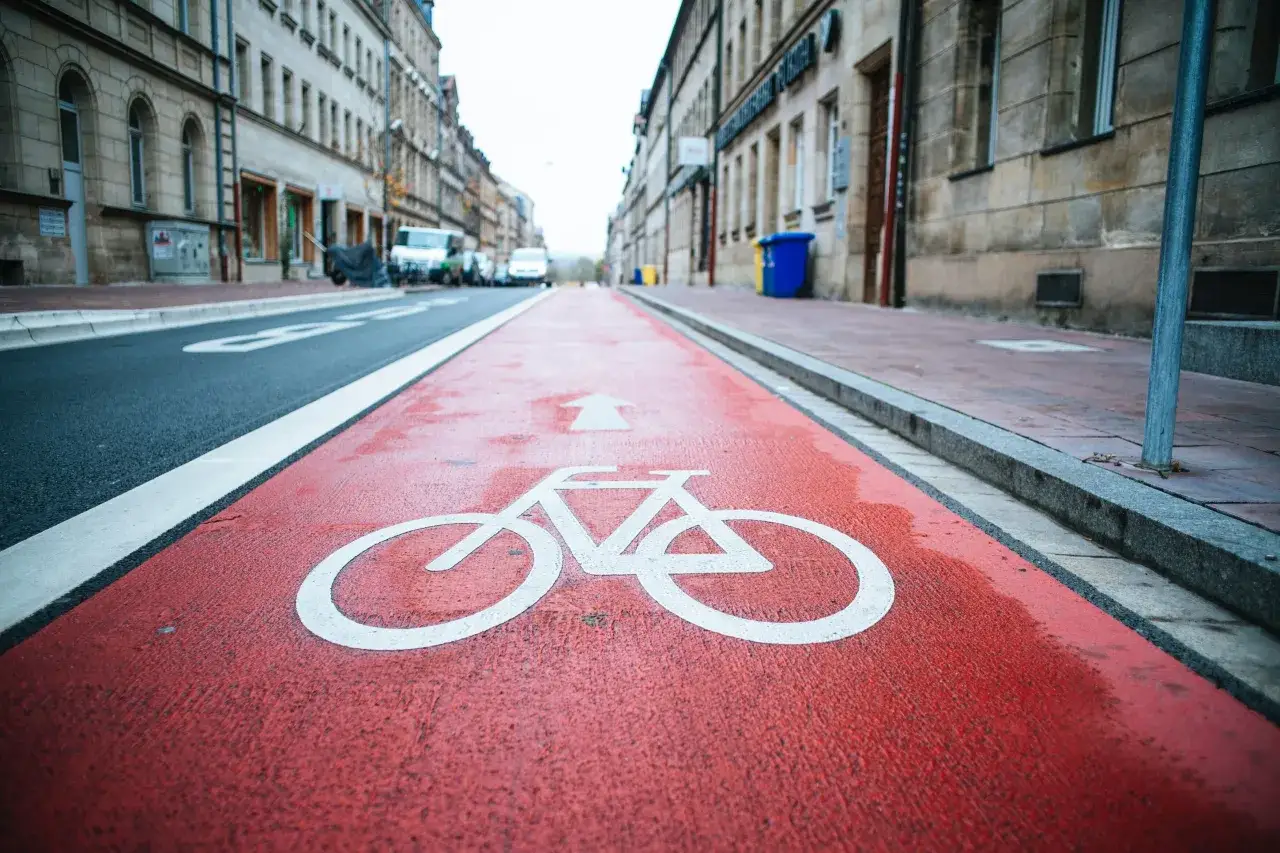 przepisy ruchu drogowego rowerzysta chodnik