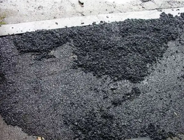 Zagęszczanie asfaltu na zimno zagęszczarką