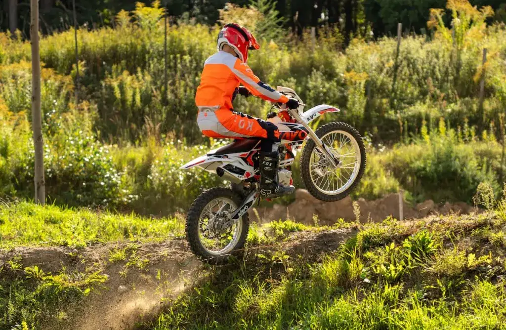 Przygotowanie motocykla enduro do jazdy, checklista sprzętu