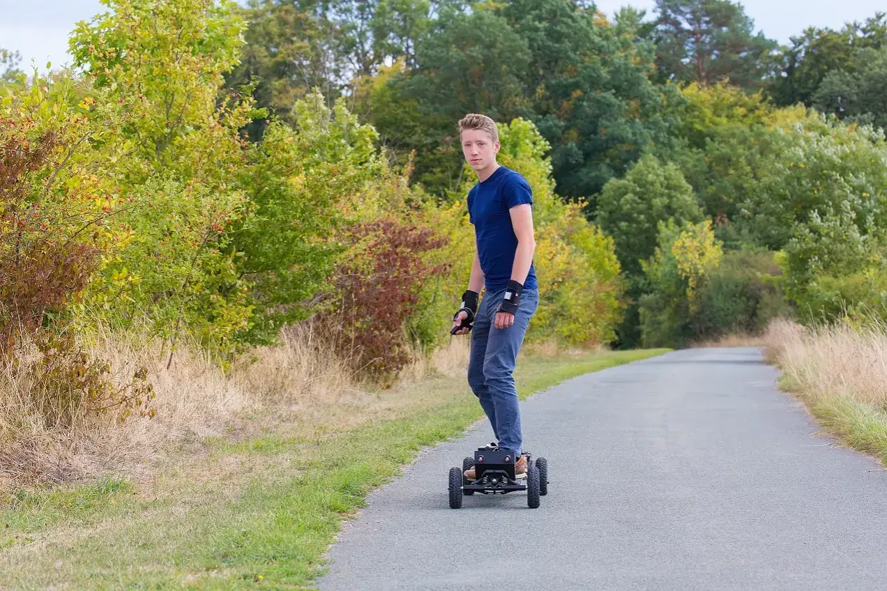 dozwolone miejsca do jazdy na deskorolce chodnik droga dla rowerów