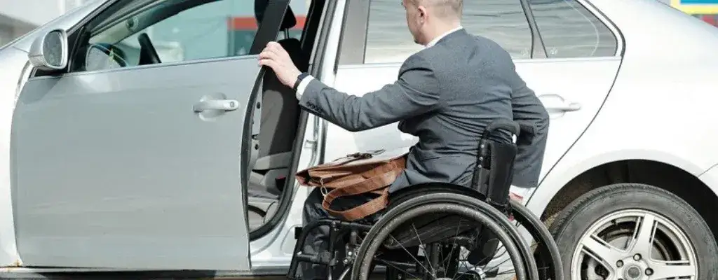 osoba niepełnosprawna kupuje samoch&oacute;d