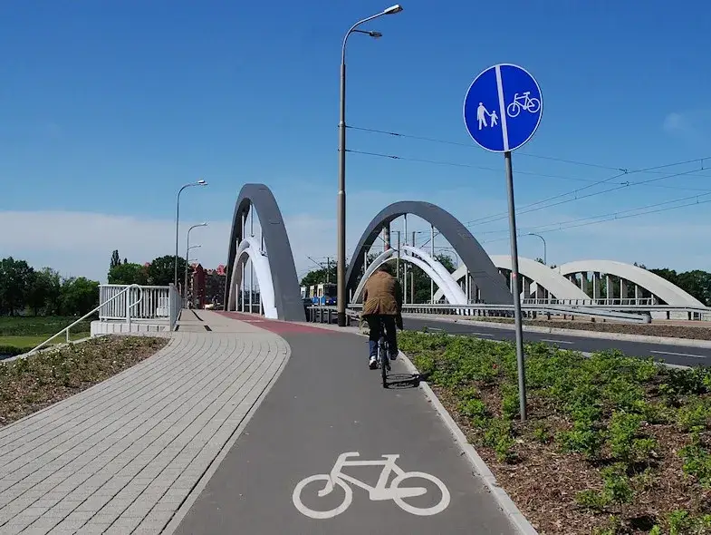 Oznakowanie drogi dla rowerów i pieszego
