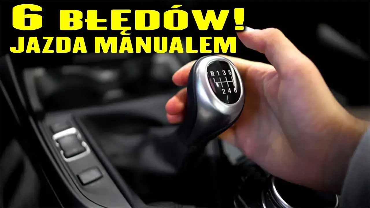 kierowca ruszający samochodem manualna skrzynia biegów